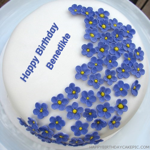 write name on Violet Flowers Birthday Cake